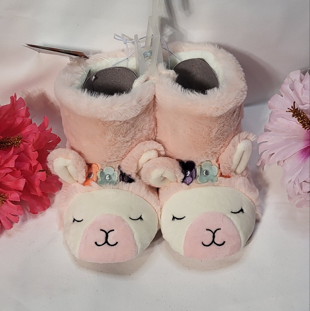 Cat & Jack Girls NWT Light Pink Llama Faux Fur Slipper Booties Sz Medium (7/8) - Picture 2 of 11
